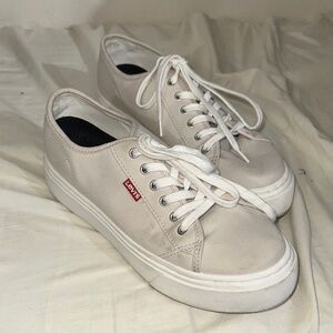 Levi's Cream/light taupe suede Sneakers